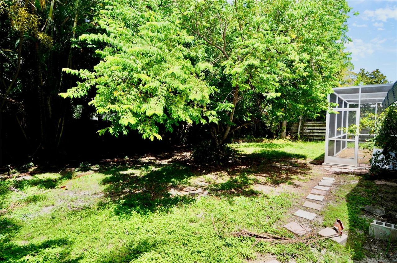 3525 Iroquois Avenue , Sarasota, FL 34234 Photo