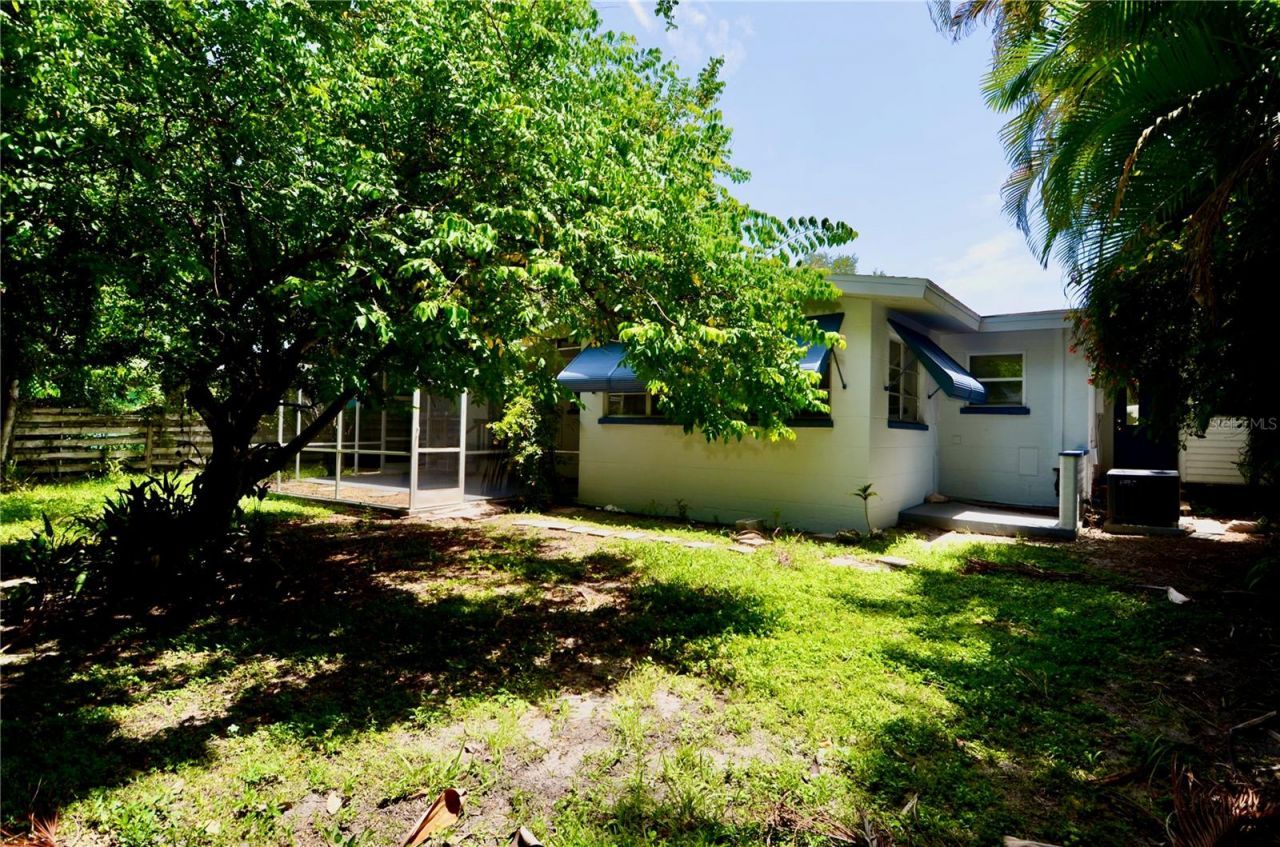 3525 Iroquois Avenue , Sarasota, FL 34234 Photo