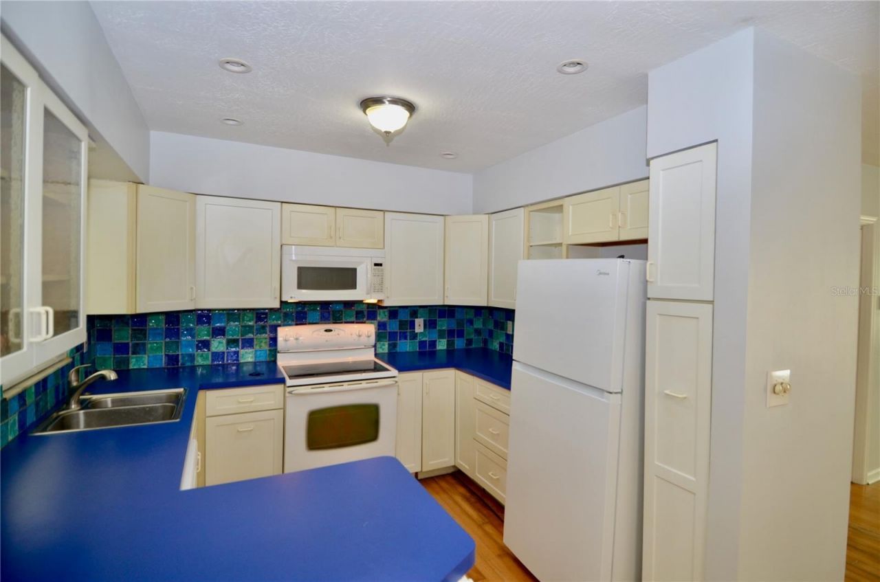 3525 Iroquois Avenue , Sarasota, FL 34234 Photo