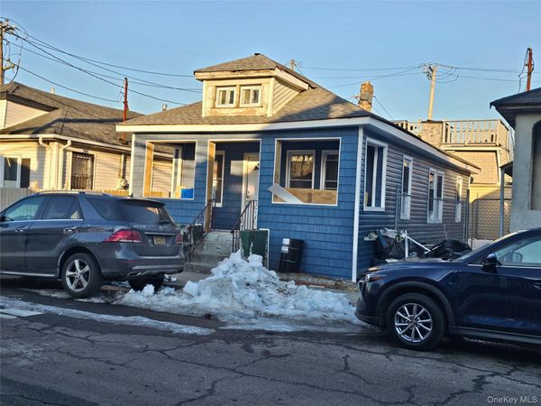 194 Beach 25th Street , Far Rockaway, NY 11691