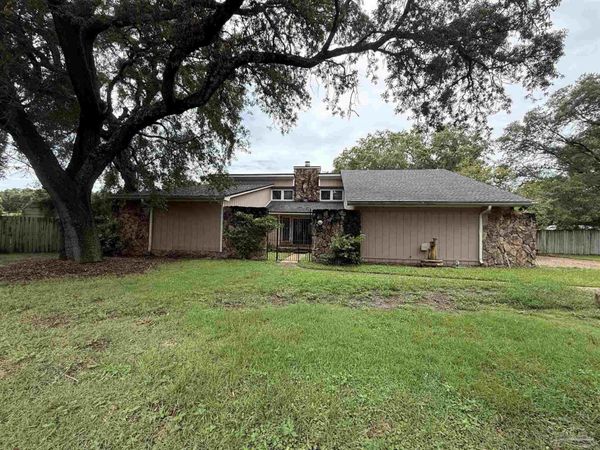 365 Arabian Dr, Pensacola, FL 32506