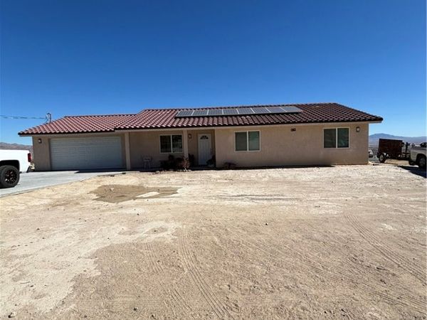 32206 Sapphire Rd, Lucerne Valley, CA 92356