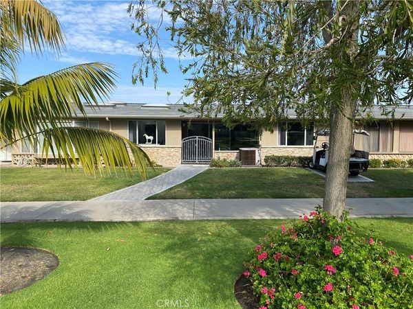 1701 Tam Oshanter Rd M12-11D, Seal Beach, CA 90740