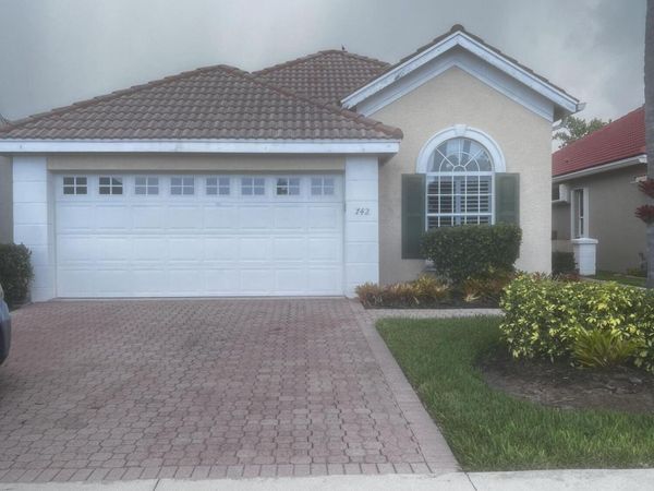 742 SW Aruba Bay, Port St. Lucie, FL 34986