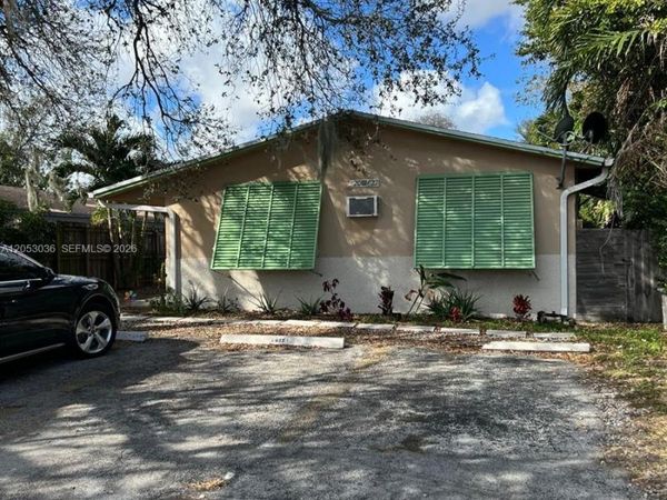 620 SW 7th Ave , Hallandale Beach, FL 33009