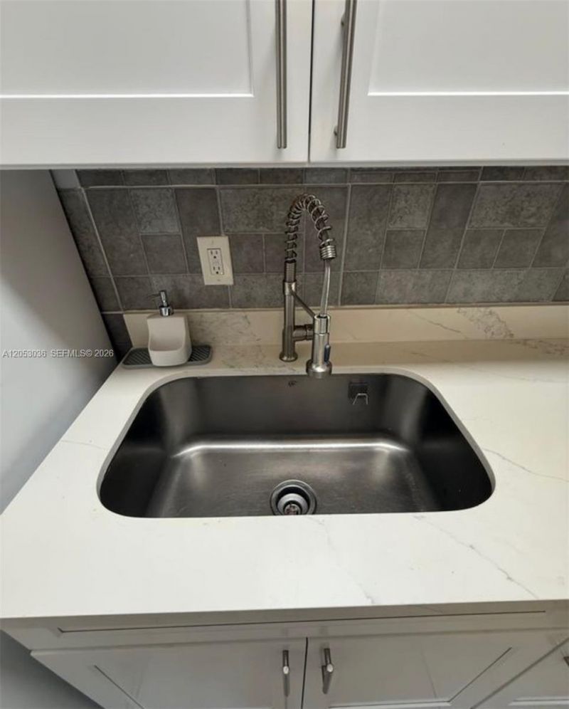 620 SW 7th Ave , Hallandale Beach, FL 33009 Photo