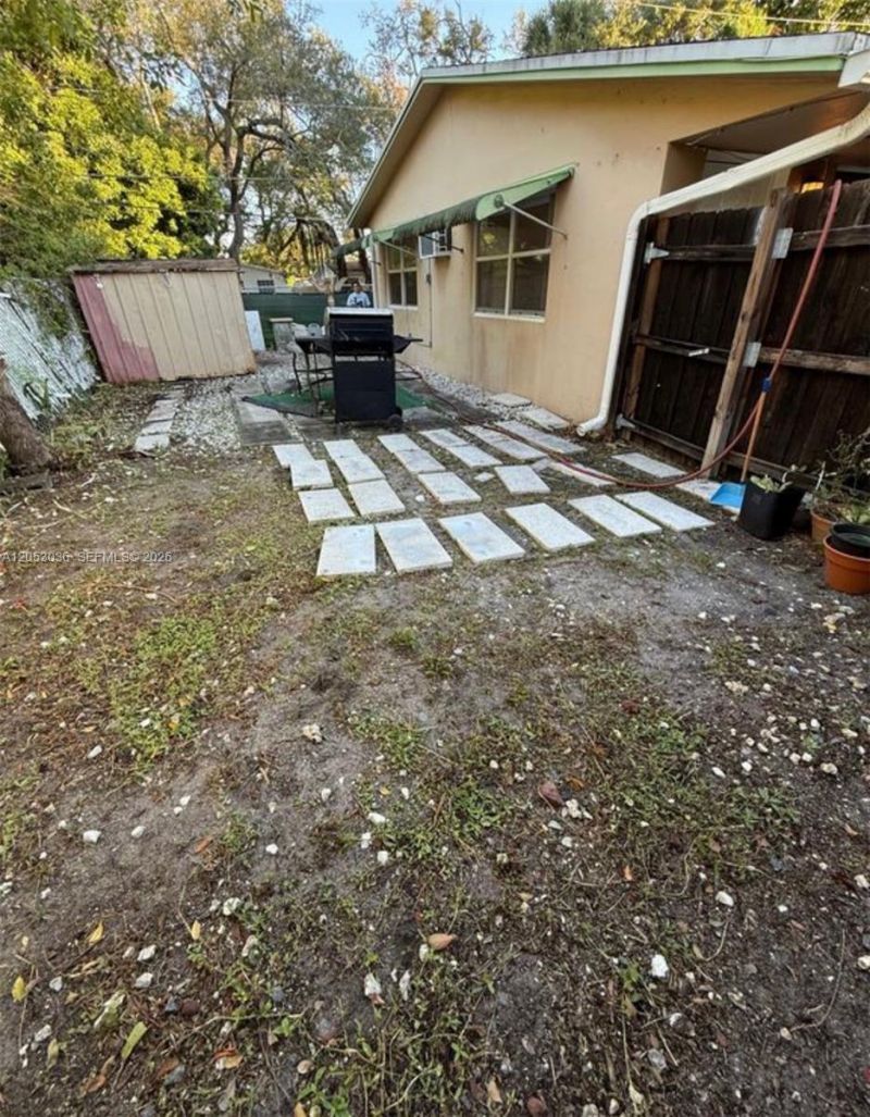 620 SW 7th Ave , Hallandale Beach, FL 33009 Photo