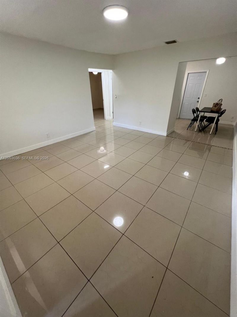 620 SW 7th Ave , Hallandale Beach, FL 33009 Photo