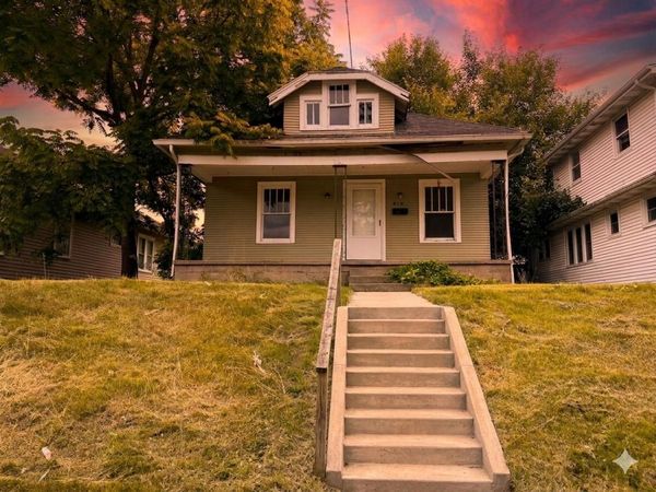 414 E Fairview Avenue , South Bend, IN 46614