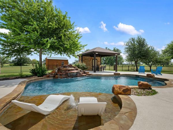 328 Apache PASS, Hutto, TX 78634