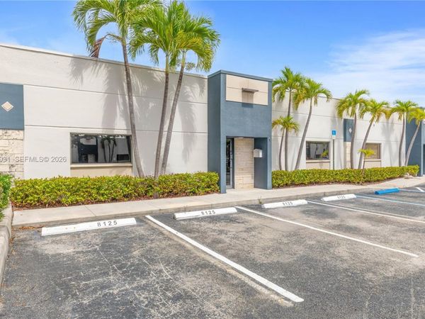 8125 NW 33rd St , Doral, FL 33122