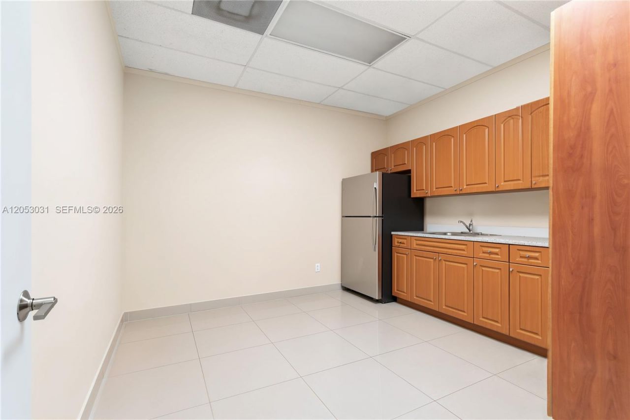 8125 NW 33rd St , Doral, FL 33122 Photo