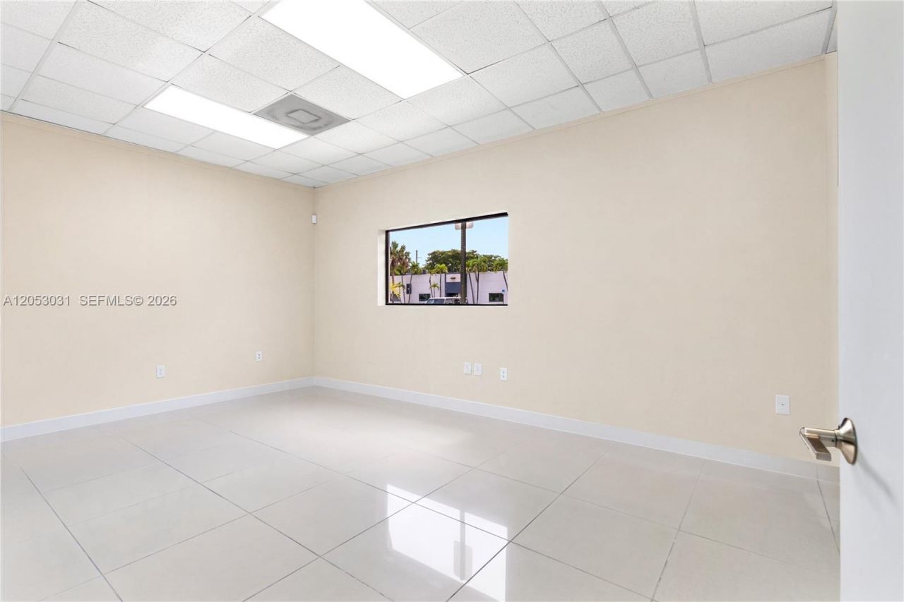 8125 NW 33rd St , Doral, FL 33122 Photo