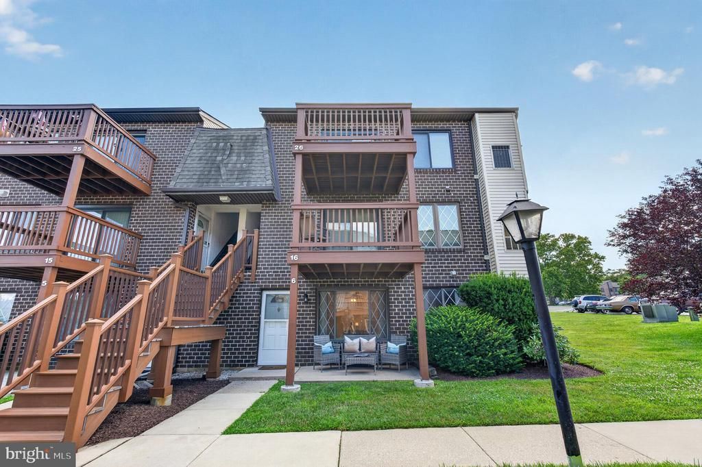 5200 HILLTOP DRIVE , BROOKHAVEN, PA 19015