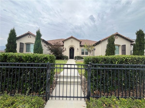 1469 E Foothill Blvd, Glendora, CA 91741