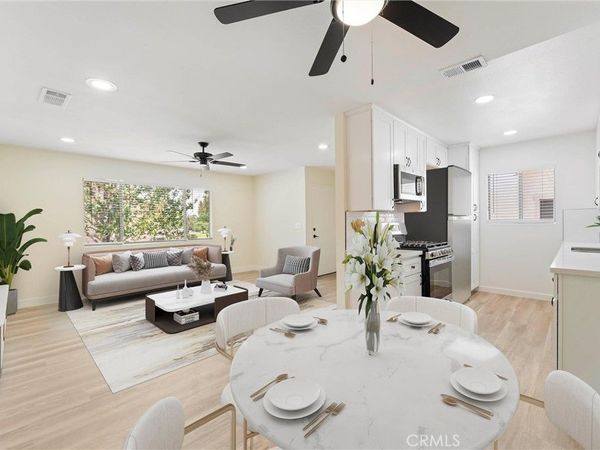 1382 Via Santiago, Unit D, Corona, CA 92882
