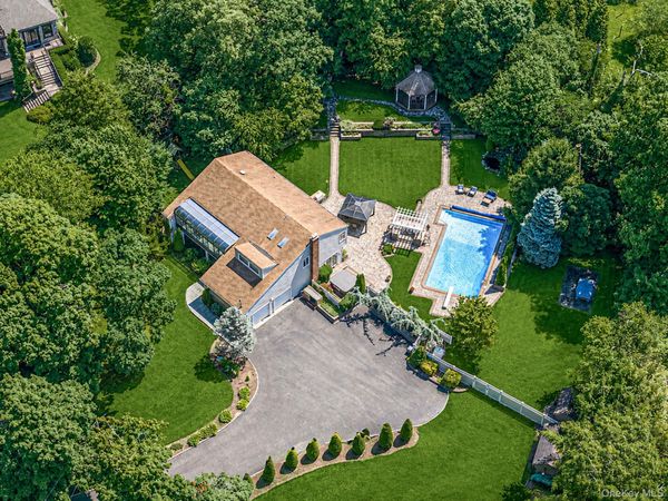 174 Dix Hills Road , Dix Hills, NY 11746