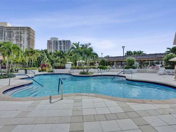 20281 E Country Club Dr , Unit 1907, Aventura, FL 33180