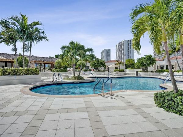 20281 E Country Club Dr, Unit 1907, Aventura, FL 33180