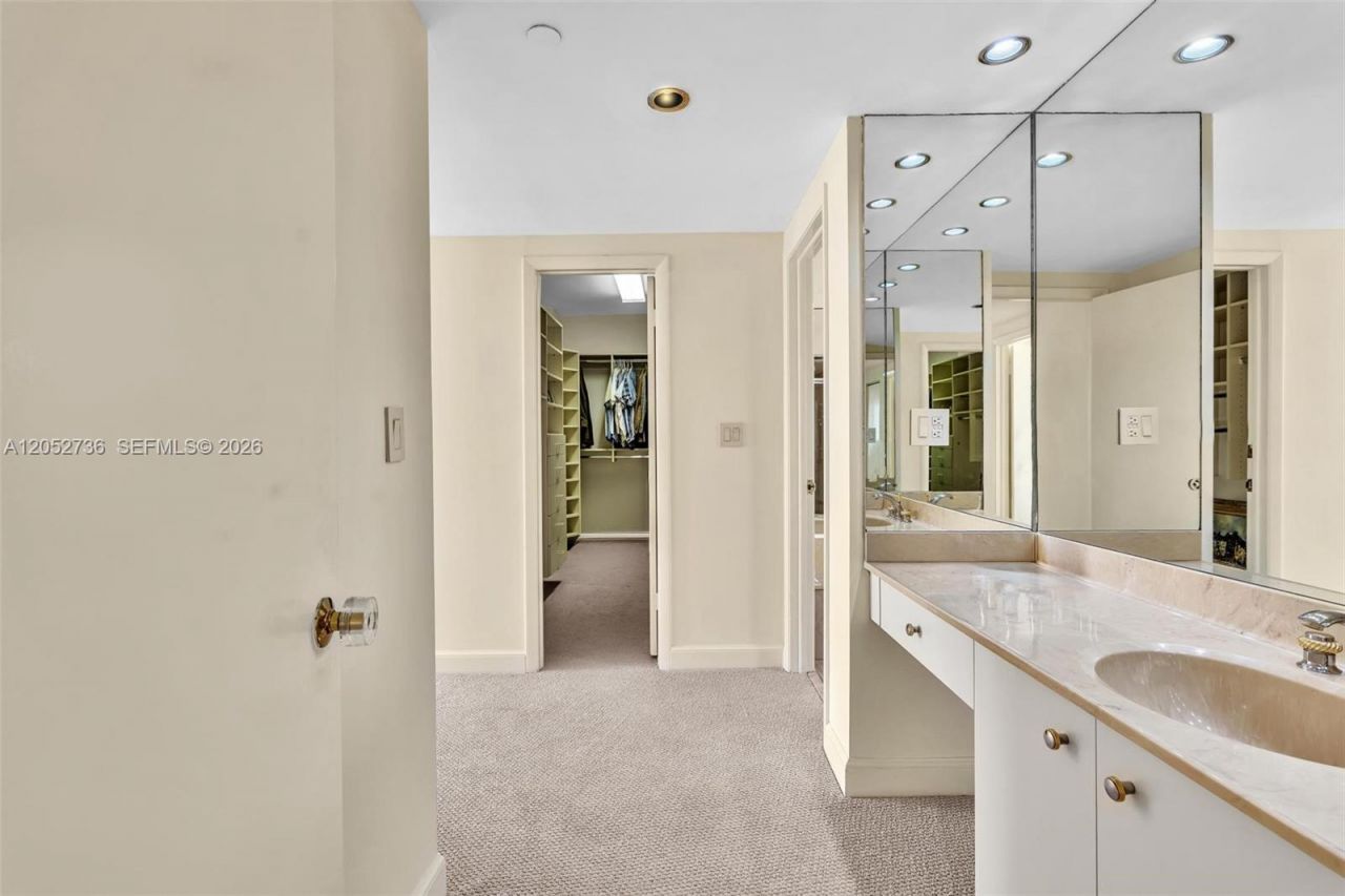 20281 E Country Club Dr , Unit 1907, Aventura, FL 33180 Photo