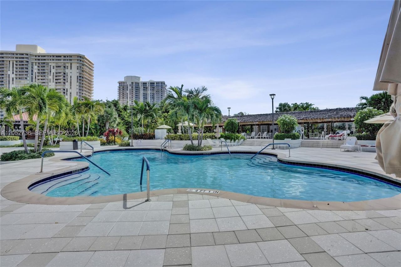 20281 E Country Club Dr , Unit 1907, Aventura, FL 33180 Photo