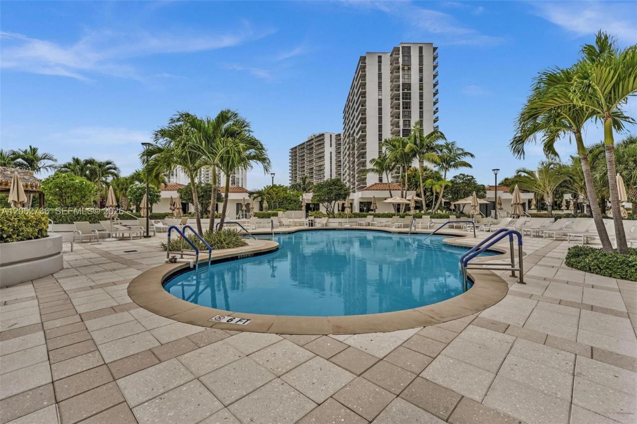 20281 E Country Club Dr , Unit 1907, Aventura, FL 33180 Photo
