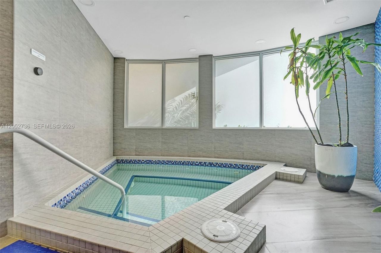 20281 E Country Club Dr, Unit 1907, Aventura, FL 33180 Photo