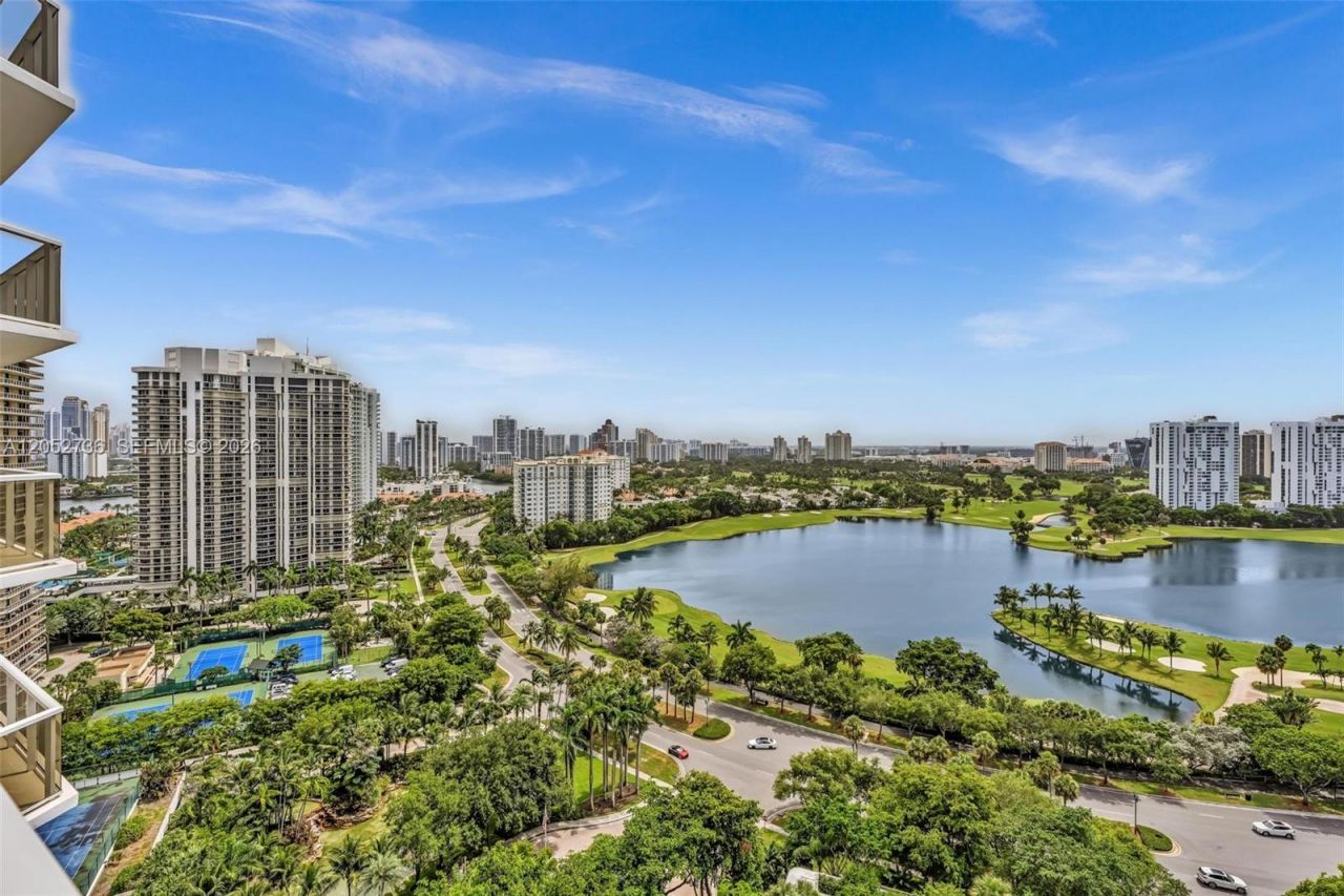 20281 E Country Club Dr , Unit 1907, Aventura, FL 33180 Photo