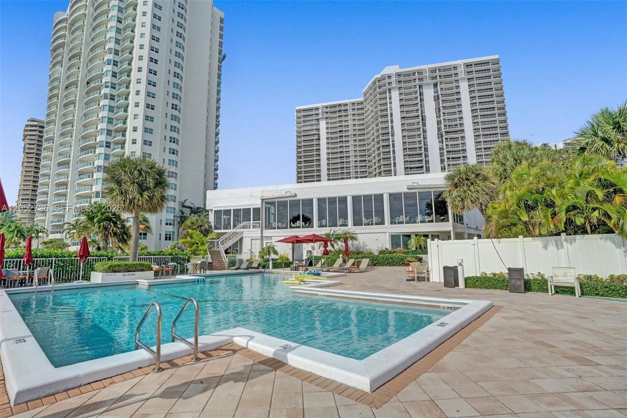 20281 E Country Club Dr , Unit 1907, Aventura, FL 33180 Photo