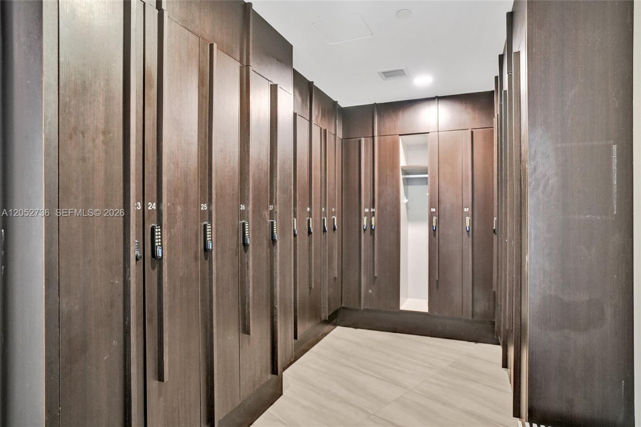 20281 E Country Club Dr , Unit 1907, Aventura, FL 33180 Photo