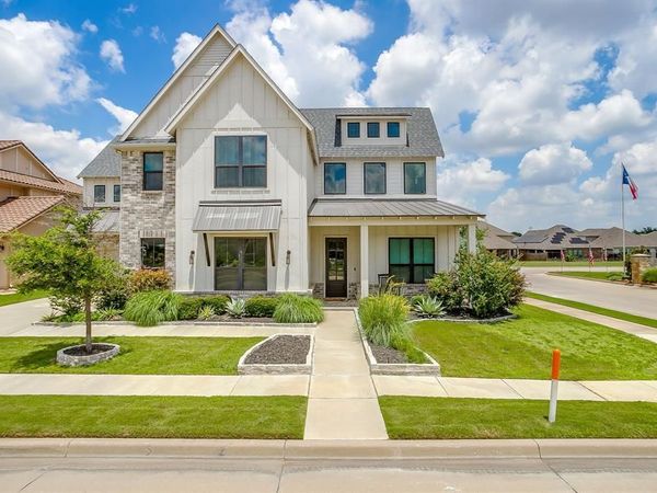 140 Mckinley Drive, Burleson, TX 76028