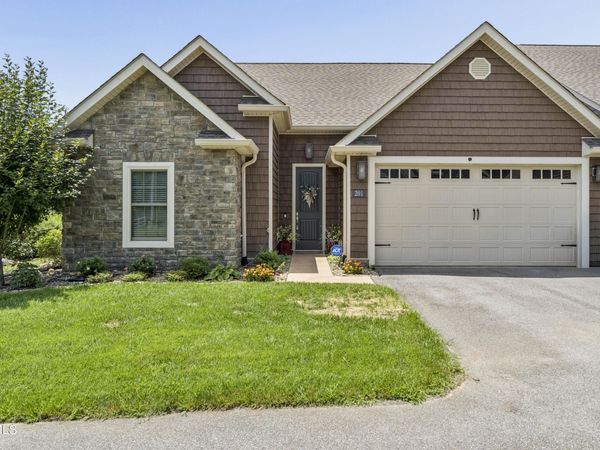 1120 Miller Drive, Unit 201, Jonesborough, TN 37659