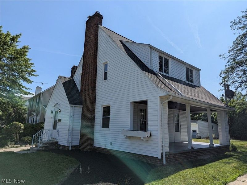 362 E 214th Street, Euclid, OH 44123 Photo 2
