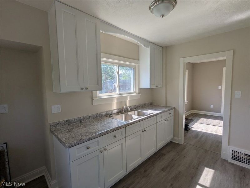 362 E 214th Street, Euclid, OH 44123 Photo 8
