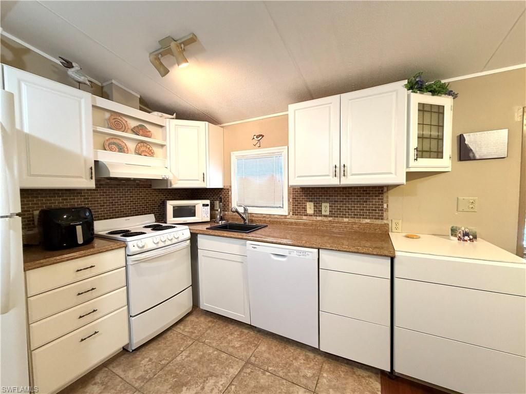 4591 Candlestick Ct E, Estero, FL 33928 Photo