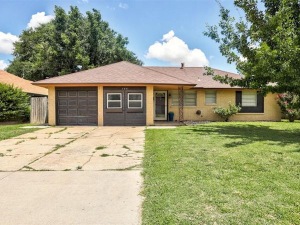 125 SW 11th Street, Moore, OK 73160
