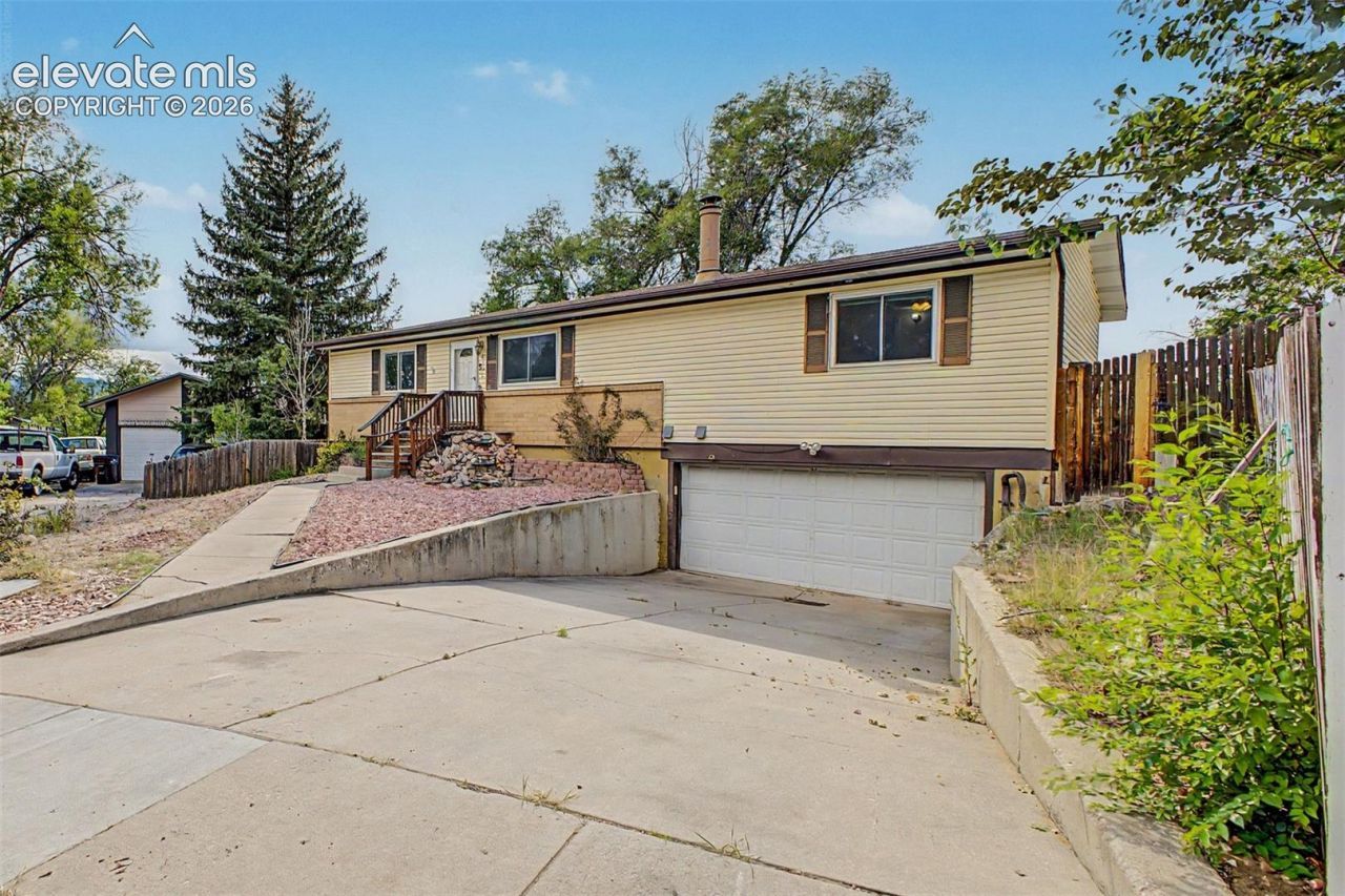 4323 Eastcrest Circle, Colorado Springs, CO 80916 Main Photo