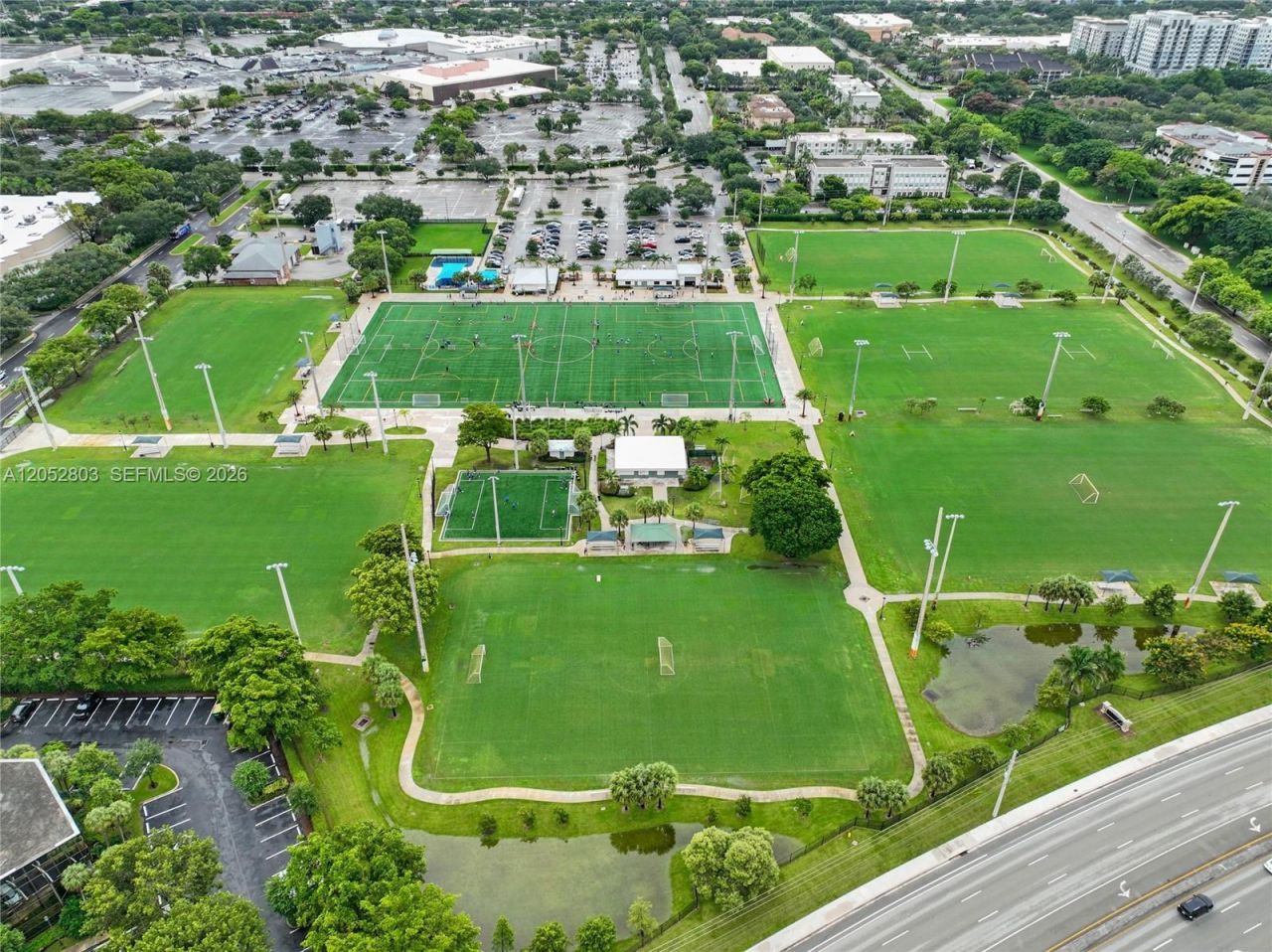 8541 N Lake Dasha Dr, Plantation, FL 33324 Photo