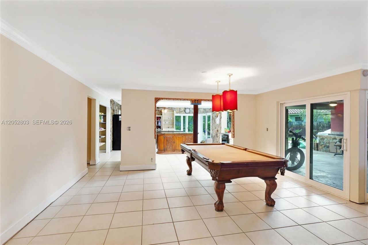 8541 N Lake Dasha Dr, Plantation, FL 33324 Photo