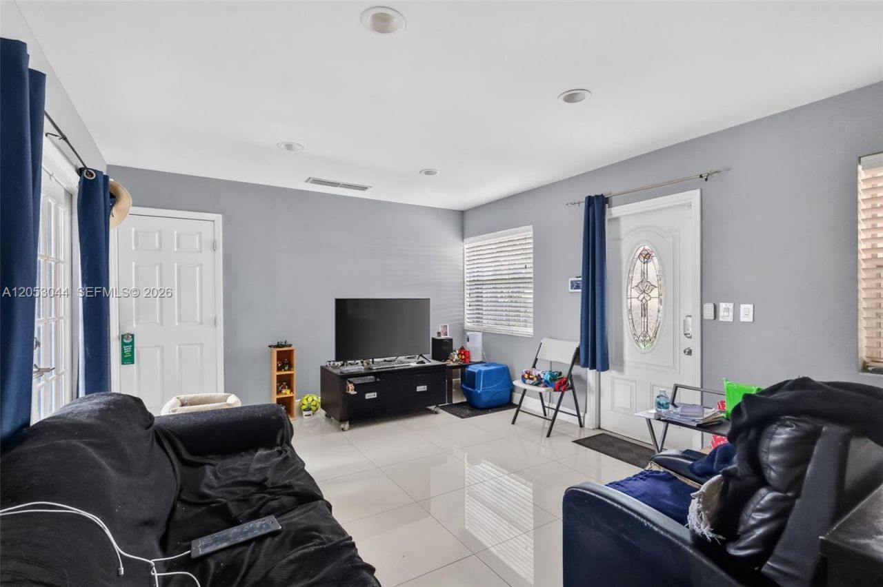 7891 Raleigh St , Hollywood, FL 33024 Photo