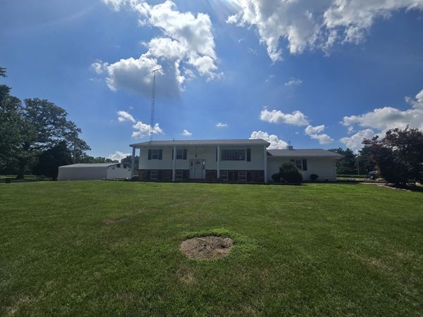 11957 E Harrison Road, Mt Vernon, IL 62864