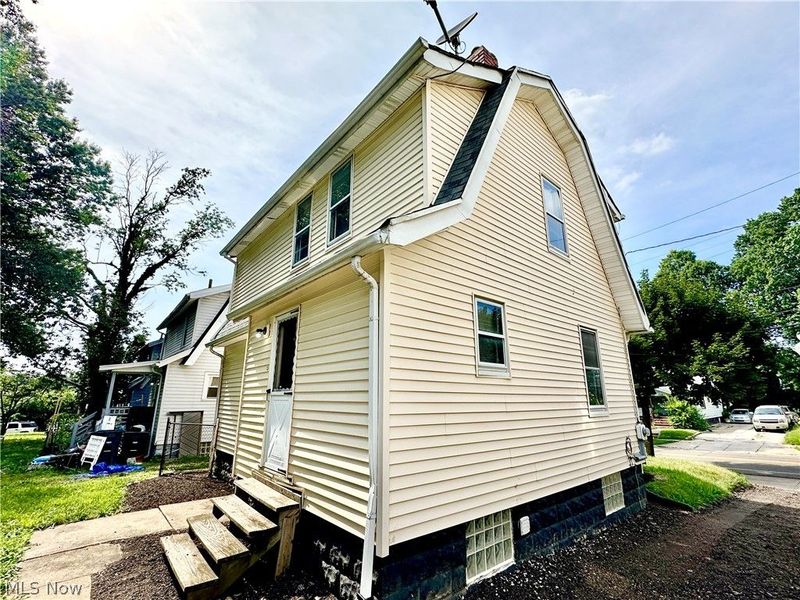 712 Lovers Lane, Akron, OH 44306 Photo 30