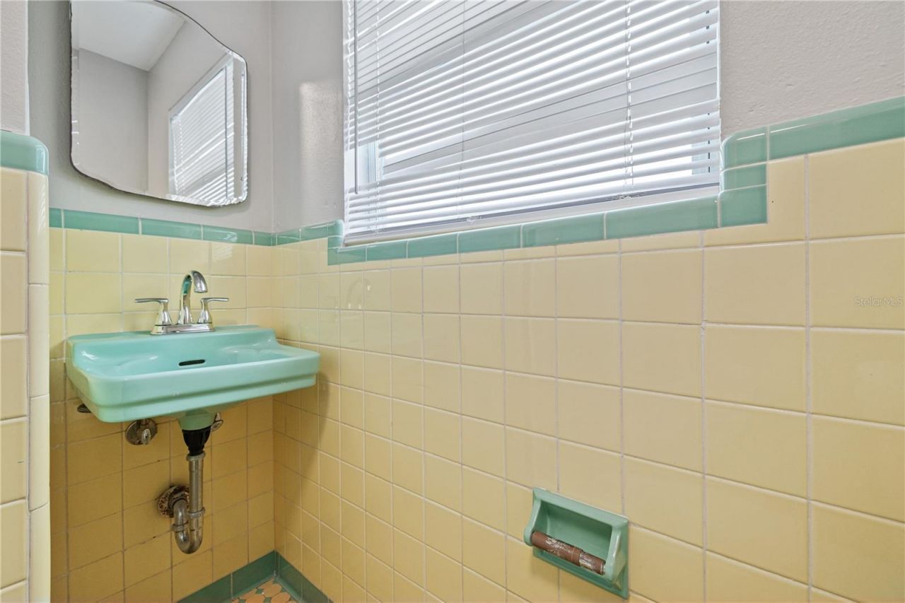 917 30th Avenue N, Unit 1, Saint Petersburg, FL 33704 Photo