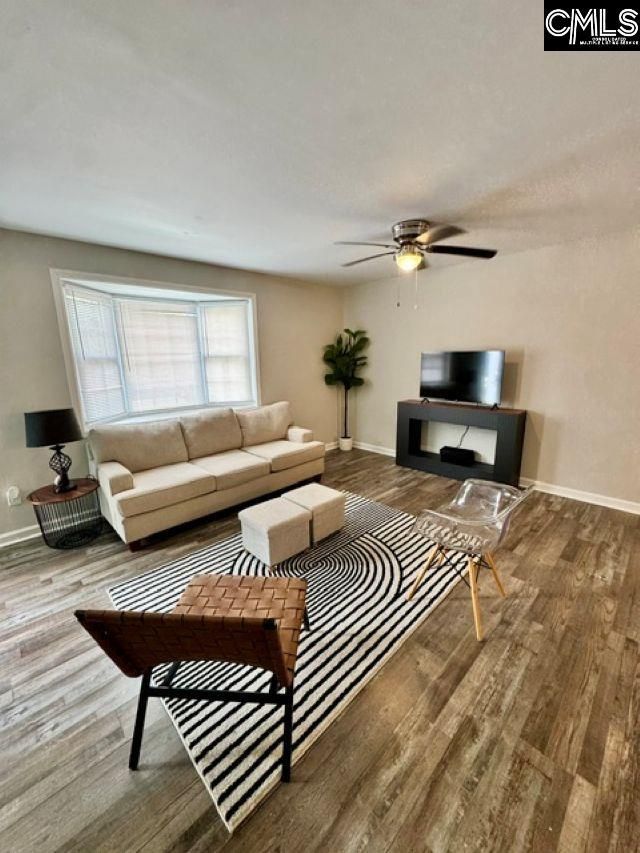1401 Cactus Avenue  Photo 4