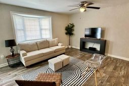 1401 Cactus Avenue  photo 4