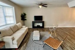 1401 Cactus Avenue  photo 4