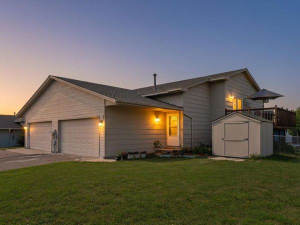 7194 Upper 17th Street N, Oakdale, MN 55128