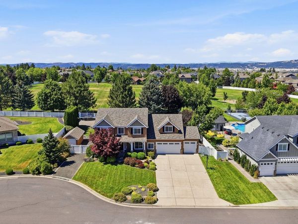 17211 E Rosemont Ln, Greenacres, WA 99016