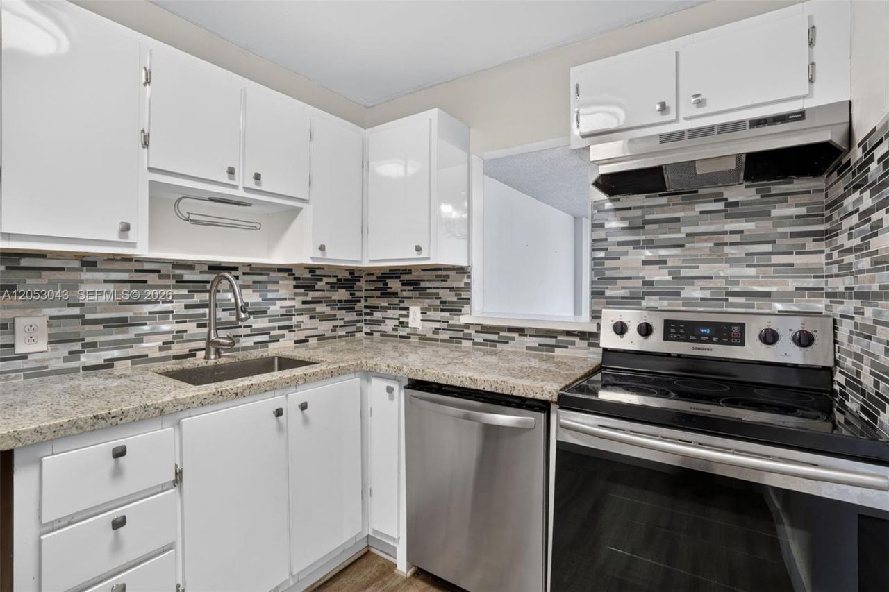 1228 West Ave, Unit 1405, Miami Beach, FL 33139 Photo
