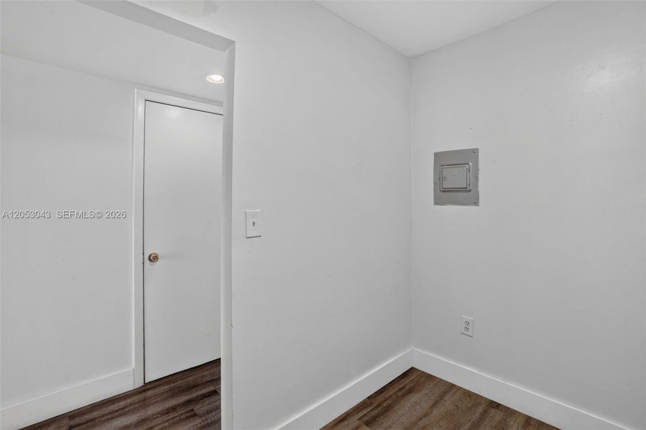 1228 West Ave, Unit 1405, Miami Beach, FL 33139 Photo